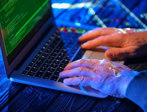 Ontslag terecht door expliciete foto’s op werklaptop